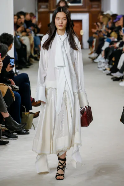 Look 9